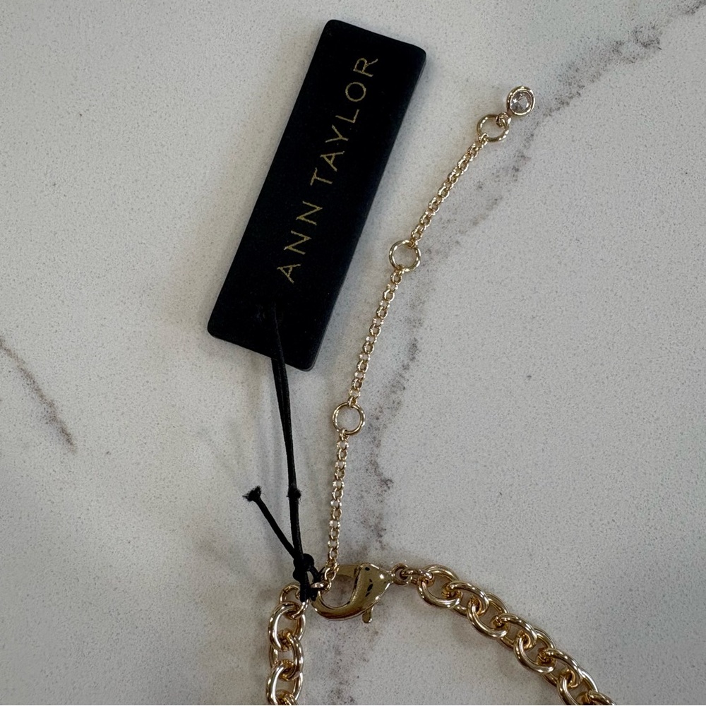 Ann Taylor Gold Chain Necklace - Picture 5 of 8